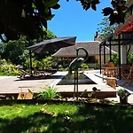 Domaine De Lespoune 3*