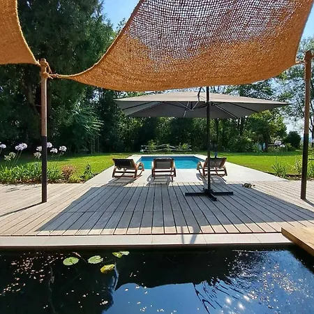 Domaine De Lespoune Bed & Breakfast